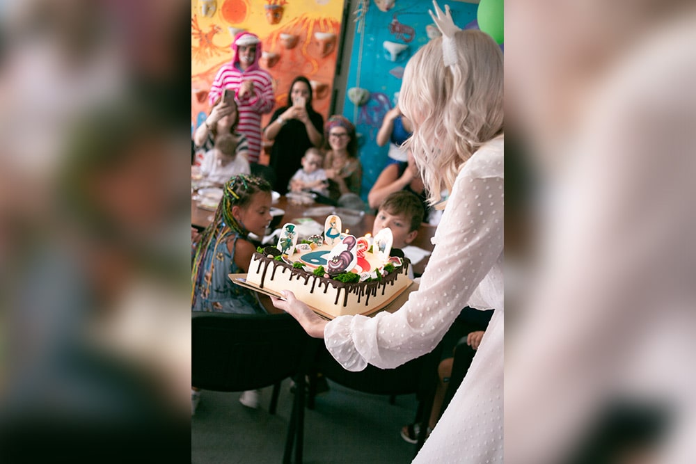Фонду 32 года
