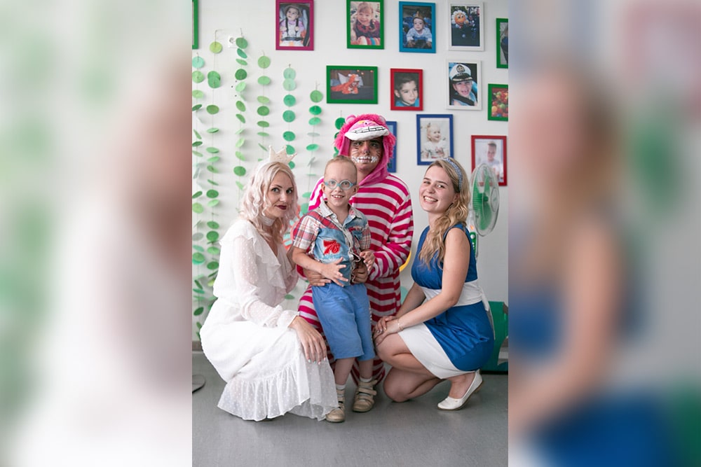 Фонду 32 года